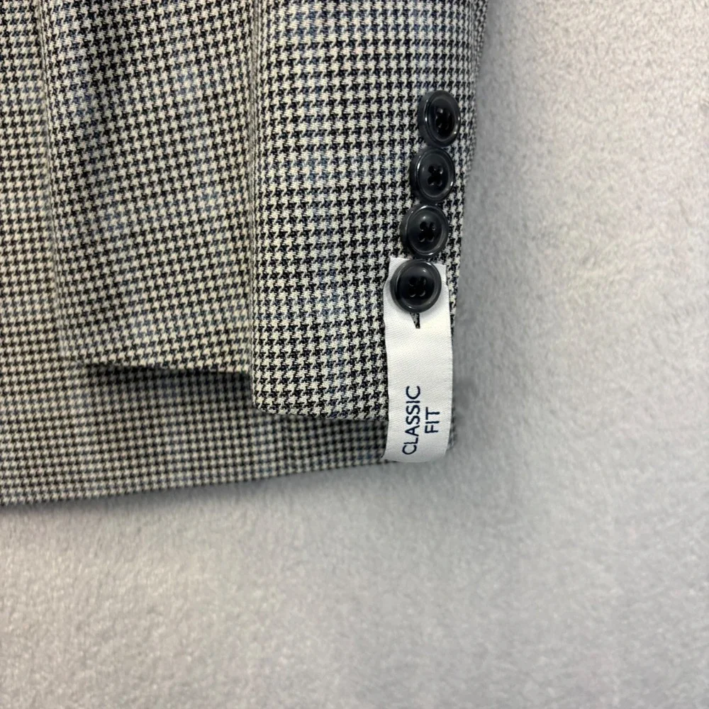 Saddlebred blazer features
